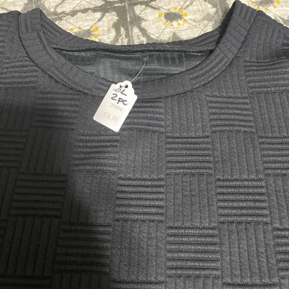 Black Boutique Textured Sleeveless Top and Shorts Set - Picture 3 of 7